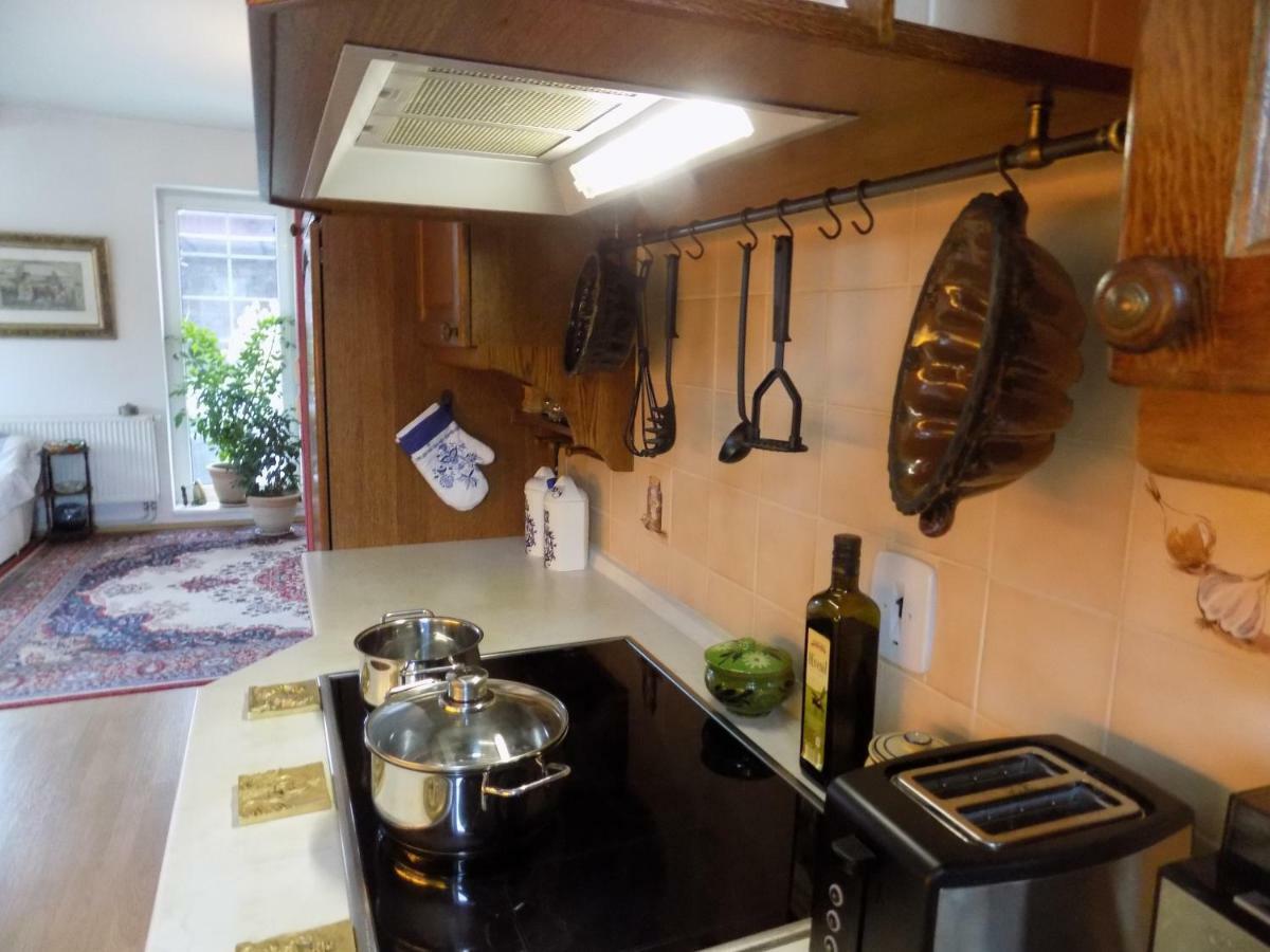 Landhaus Florian Apartamento Rovensko pod Troskami Exterior foto