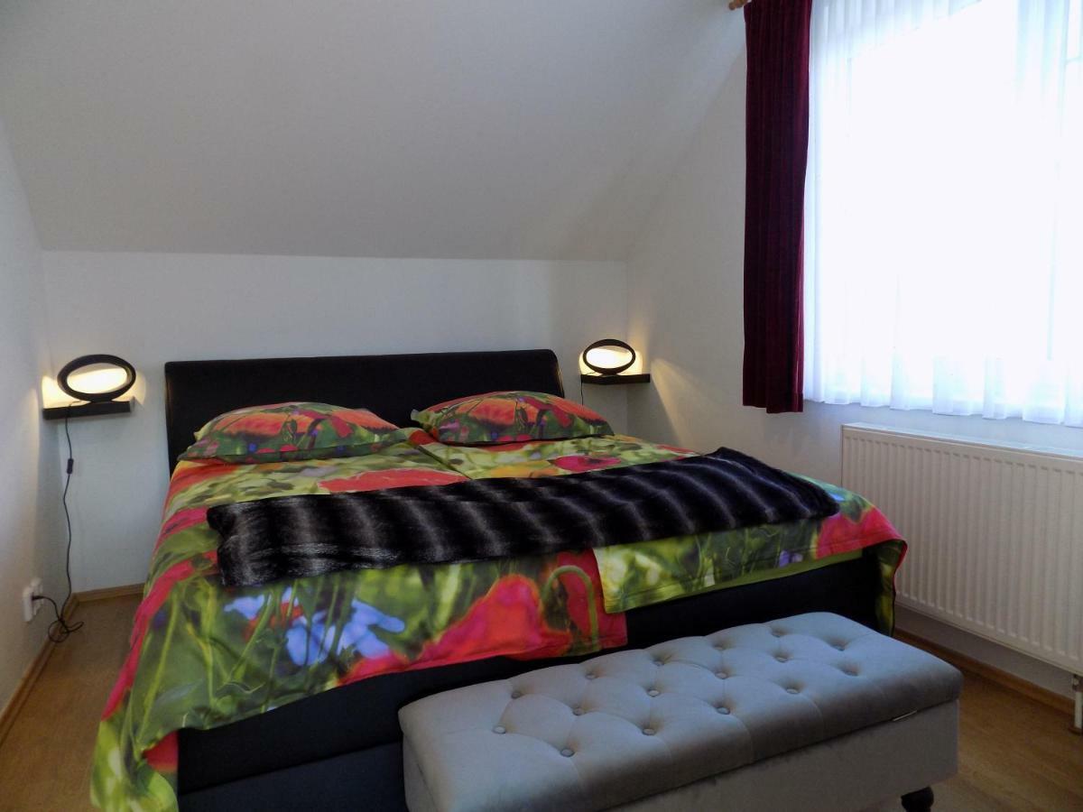 Landhaus Florian Apartamento Rovensko pod Troskami Exterior foto